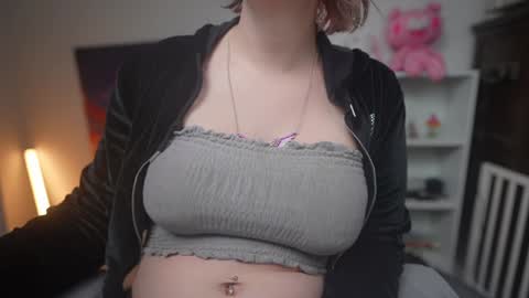 Snapshot of krystalsyxx chatting on January 2025 12:54:02 AM Krystal Syx online show from January 2025 12:54:02 AM