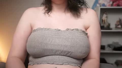 Krystal Syx online show from March 2026 06:48:01 PM