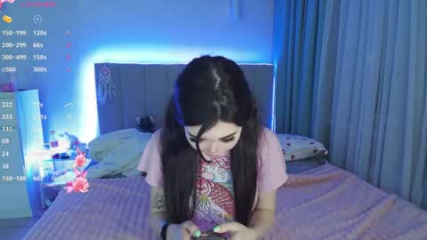 Snapshot of kum1k0 chatting on May 2026 07:22:02 PM Mika online show from May 2026 07:22:02 PM
