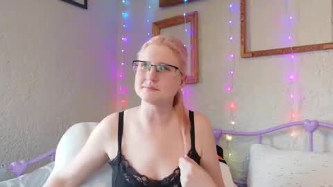 Snapshot of kunzitegoddess chatting on March 2026 11:08:01 PM Samantha online show from March 2026 11:08:01 PM