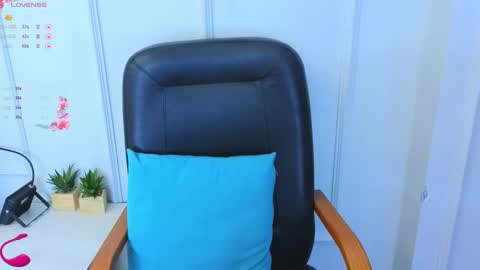 Ren online show from October 2025 12:38:02 PM