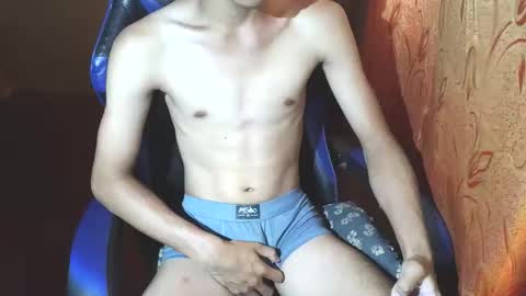 kurtxxx07 online show from November 2025 03:39:01 AM