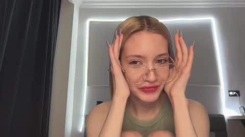 Bella and Alexandra online show from January 2026 05:22:02 AM