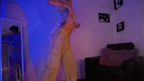 Kyle Cooper online show from January 2025 04:34:01 AM