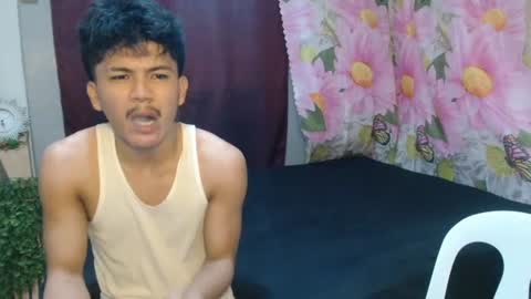 Snapshot of kyle_lourence chatting on June 2026 09:48:02 PM kyle_lourence online show from June 2026 09:48:02 PM
