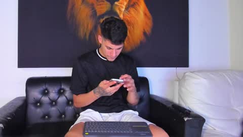 Snapshot of kyle_smithx chatting on January 2025 11:02:02 PM kyle Smith online show from January 2025 11:02:02 PM