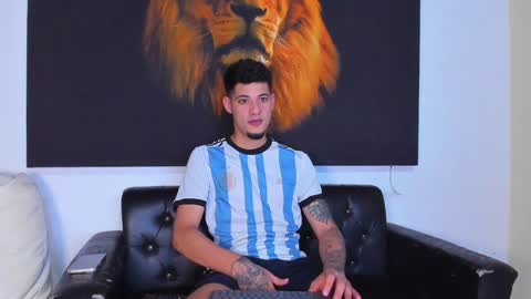 Snapshot of kyle_smithx chatting on January 2025 11:02:02 PM kyle Smith online show from January 2025 11:02:02 PM