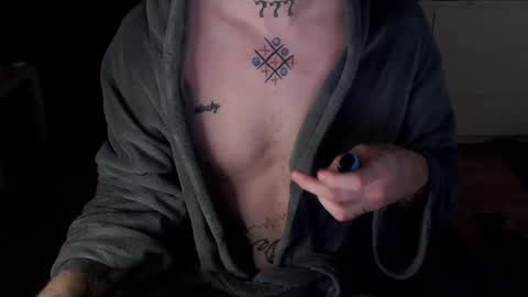 Snapshot of kyle_tattoo chatting on February 2026 01:32:01 AM kyle online show from February 2026 01:32:01 AM