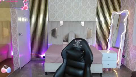 kyler_tay online show from June 2026 11:49:02 AM