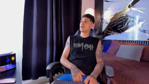 kylesmithx_ online show from December 2025 08:23:01 AM