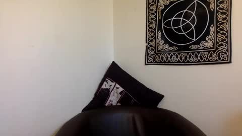 Kylianna online show from December 2025 08:17:01 PM