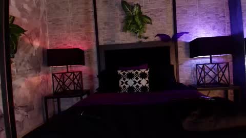 Kylie  online show from November 2025 07:35:01 PM