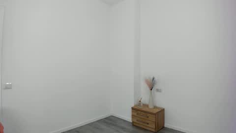 Kylie online show from September 2025 07:03:02 PM