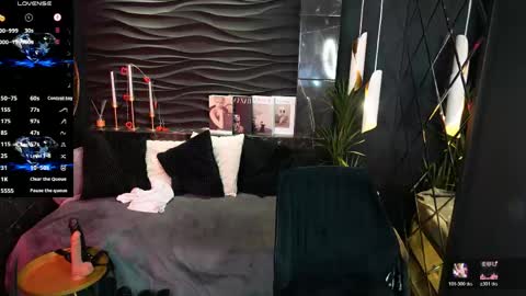 Snapshot of kylie_mellow chatting on April 2026 01:47:02 PM Kylie online show from April 2026 01:47:02 PM