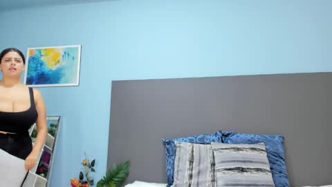 Kylie Reyes  online show from October 2025 07:32:01 PM