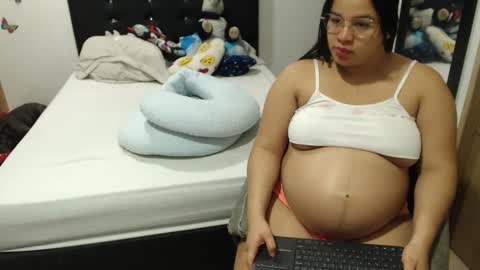 Snapshot of kylie_switch chatting on October 2025 12:21:02 AM Instagram Kylie switch followme buy lovense here online show from October 2025 12:21:02 AM