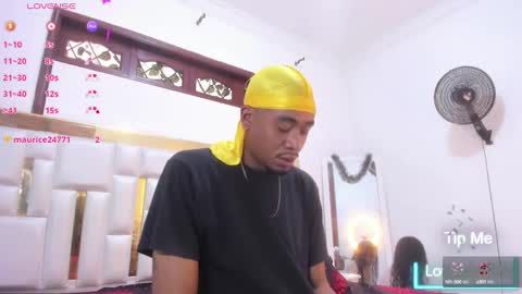 Snapshot of kylieandjhonny chatting on December 2024 01:17:02 PM Kaylie And Jhony online show from December 2024 01:17:02 PM