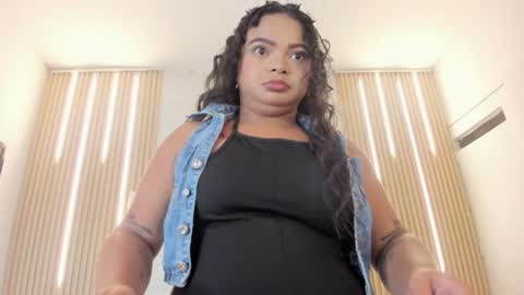 Snapshot of kyliee_moore_ chatting on June 2026 05:50:02 AM kyliee online show from June 2026 05:50:02 AM