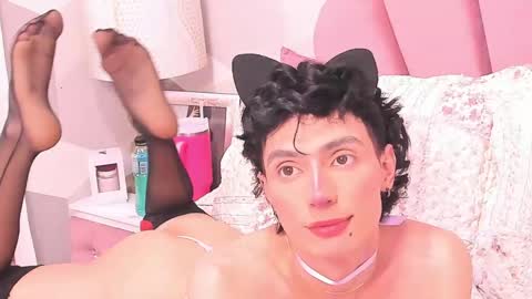 Snapshot of kyliemonnet chatting on May 2026 11:23:01 PM Kylie jl online show from May 2026 11:23:01 PM