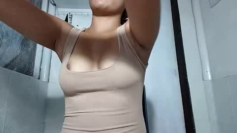 Snapshot of kyliexx98 chatting on December 2025 01:58:01 AM kylie online show from December 2025 01:58:01 AM