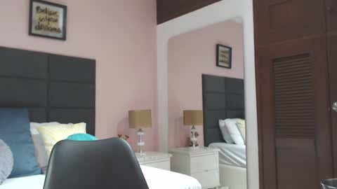 Kylie online show from February 2025 04:07:01 PM