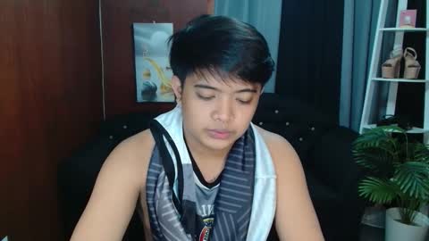 kyll_collins online show from November 2025 08:25:02 AM