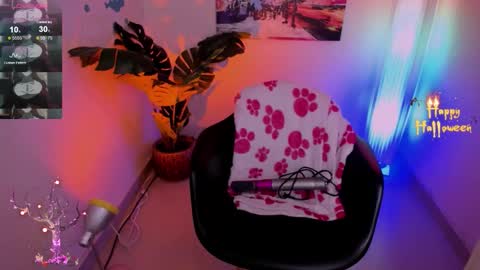 Kyomi online show from November 2025 01:43:03 PM