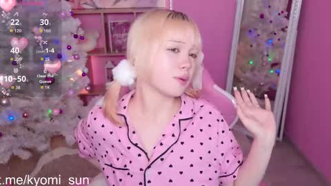 kyomi_sun online show from December 2025 10:05:02 PM