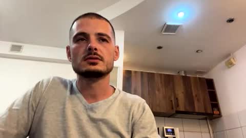 kyravee online show from October 2025 09:56:01 PM