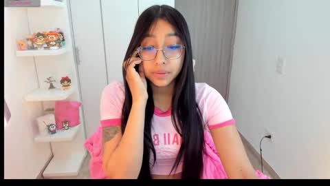 Snapshot of kyy_isa chatting on October 2025 04:26:01 AM IG online show from October 2025 04:26:01 AM