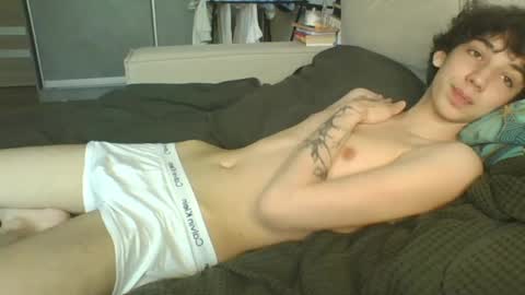 Snapshot of l8199 chatting on May 2026 12:33:01 PM liam online show from May 2026 12:33:01 PM