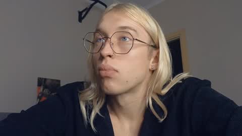 Snapshot of l_adonis_l chatting on December 2024 01:49:01 PM Adonis online show from December 2024 01:49:01 PM