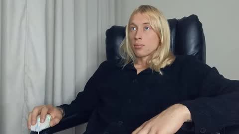 Snapshot of l_adonis_l chatting on September 2025 05:18:01 AM Adonis online show from September 2025 05:18:01 AM