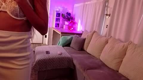 Snapshot of l_and_elle chatting on January 2026 11:19:01 PM Giselle online show from January 2026 11:19:01 PM