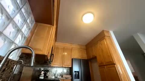 Snapshot of la_lechera_ chatting on November 2025 11:15:01 PM la_lechera_ online show from November 2025 11:15:01 PM