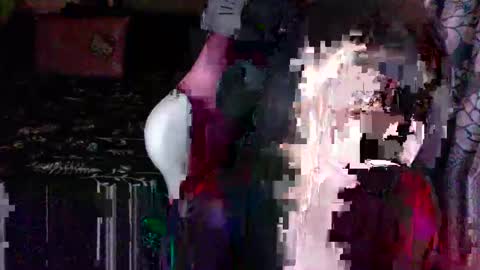 Snapshot of la_lechera_ chatting on December 2025 02:02:02 PM la_lechera_ online show from December 2025 02:02:02 PM