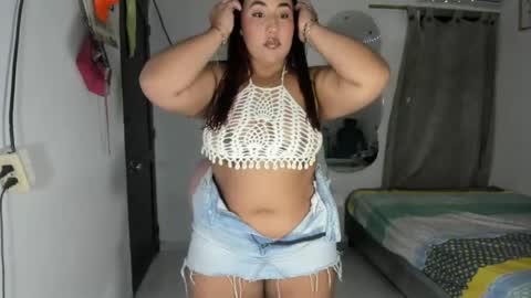 Snapshot of la_pequena_culona chatting on August 2026 01:07:02 AM la_pequena_culona online show from August 2026 01:07:02 AM