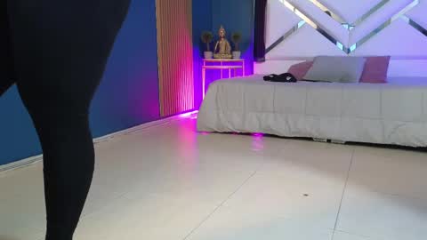 Snapshot of laady_brownn chatting on April 2026 11:19:02 AM Cris online show from April 2026 11:19:02 AM
