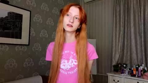 Sophie online show from November 2025 06:06:01 PM