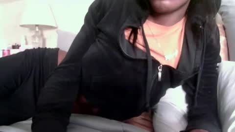 Snapshot of labellanicholexx chatting on December 2024 07:54:02 PM Bella online show from December 2024 07:54:02 PM