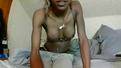 Snapshot of labellanicholexx chatting on January 2026 10:15:02 PM Bella online show from January 2026 10:15:02 PM