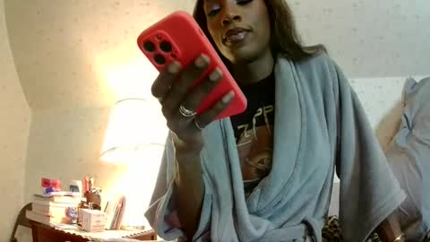 Snapshot of labellanicholexx chatting on January 2026 12:04:01 AM Bella online show from January 2026 12:04:01 AM