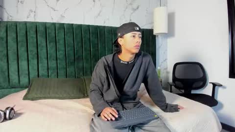 labrinthteasing online show from February 2026 12:31:01 PM