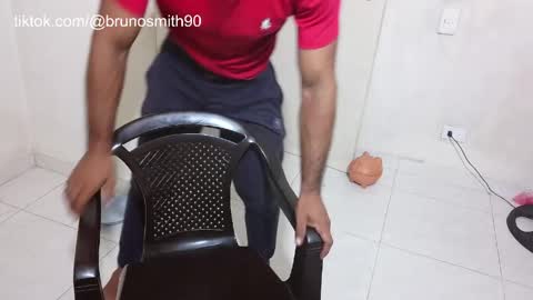 Snapshot of lacasadelosmunecosbq chatting on April 2026 05:30:01 AM Bruno Smith online show from April 2026 05:30:01 AM