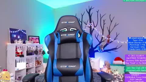 Lacey Bloom online show from December 2025 01:25:01 AM