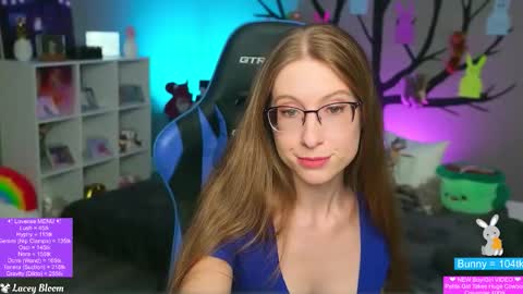 Lacey Bloom online show from April 2026 01:30:01 AM