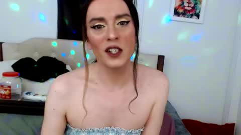 Lacey Phoenix online show from December 2025 02:51:01 AM