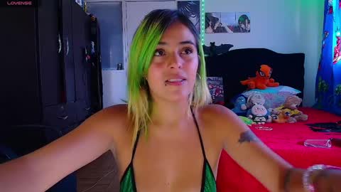Snapshot of lacolombiana_bitch chatting on April 2026 08:57:02 PM Valentina online show from April 2026 08:57:02 PM