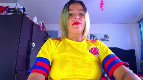 Snapshot of lacolombiana_bitch chatting on June 2026 09:16:02 PM Valentina online show from June 2026 09:16:02 PM