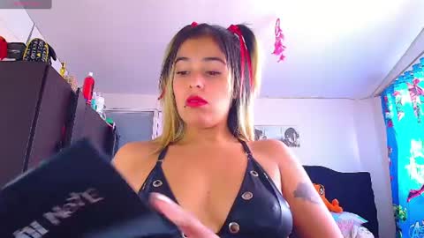 Snapshot of lacolombiana_bitch chatting on July 2026 08:11:01 PM Valentina online show from July 2026 08:11:01 PM